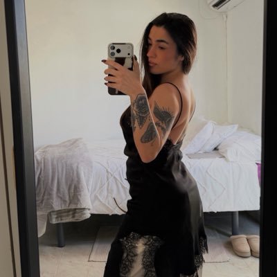 mamenngrc__'s profile picture. Sevilla 🌹 أفضل ابتسامة بلدي هو لك siete pecados de carmín y pelo largo //// capr