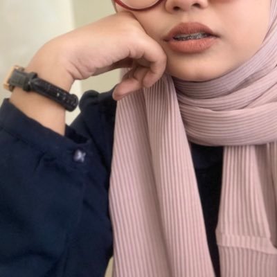 cikgujualan's profile picture. 