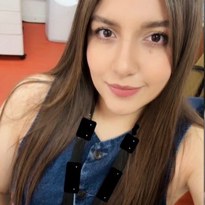 EMFL_'s profile picture. Especialista en complicarme la vida. Tuiteo cosas que creo que solo yo entiendo, pero sé que tú también.🫰🏻