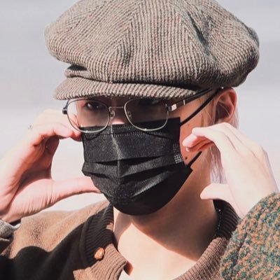 renellieo_o's profile picture. @d75f87 priv