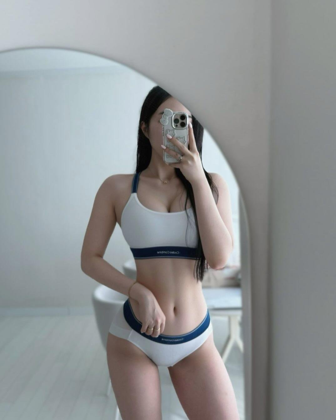 kmjlD2JyT0gaO3's profile picture. .