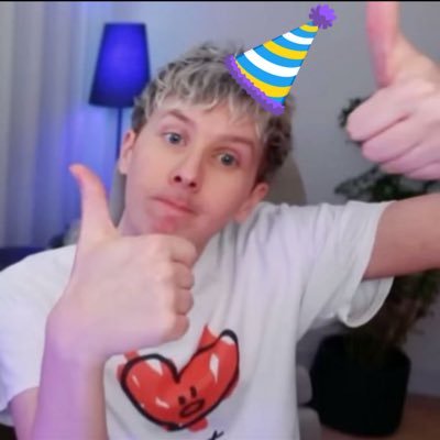 freyafarted's profile picture. fart daughter