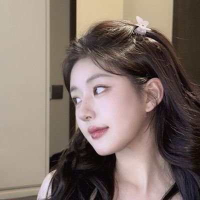 ruelzhao's profile picture. Ruella Eunoia Zhao.