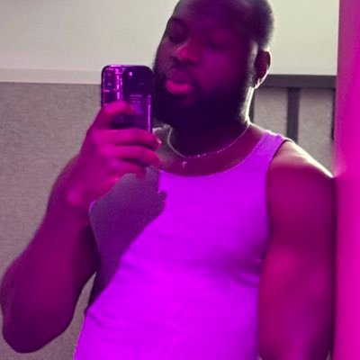 akinjnr_'s profile picture. 