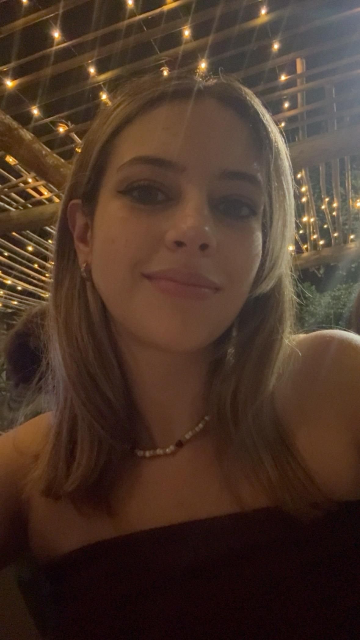 MeganDavis30984's profile picture. dont keep trying, just quit, unless it s trying to DM me