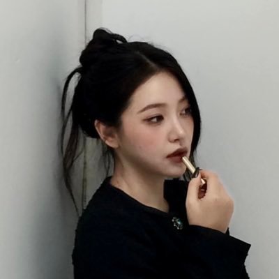 stylebykimyerim's profile picture. 𝑭𝒐𝒓 𝑹𝒆𝒅𝑽𝒆𝒍𝒗𝒆𝒕 𝒀𝒆𝒓𝒊 & 𝑨𝒄𝒕𝒓𝒆𝒔𝒔 𝑲𝒊𝒎 𝒀𝒆𝒓𝒊𝒎 💜