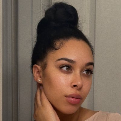 _lindsayalexis's profile picture. Once you become fearless, your life becomes limitless. 🌹☘️ 🤍 RIP Daddy 🤍 #girlmom 💞