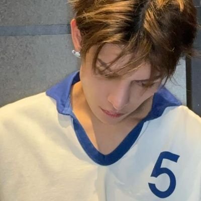 amiaerah's profile picture. above all, elegance.