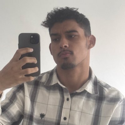 xeqquemate's profile picture. andromeda is a big wide open galaxy