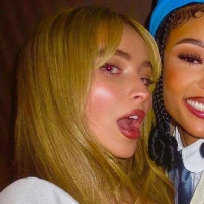 viebydojacat's profile picture. 