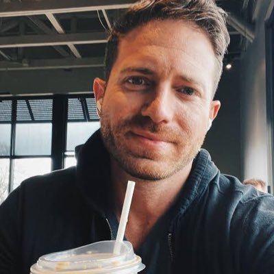 EntrypointHQ's profile picture. Singer. I sing what I can’t explain Heartbreak, love, growth in notes 🎶 This page is my safe space Be gentle here 🤍