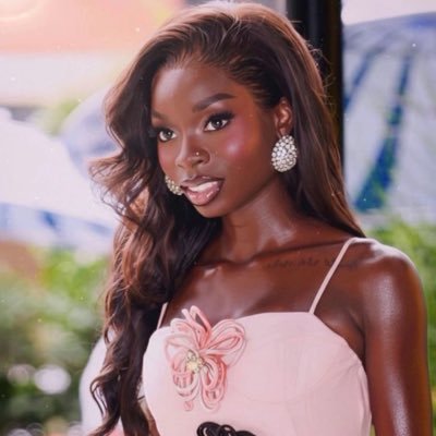 destinyyy_421's profile picture. 22 | Texas A&M Alumni | Here for: PPG 💚🩵🩷, Olandria 🌺, and Megan thee Stallion 🐎