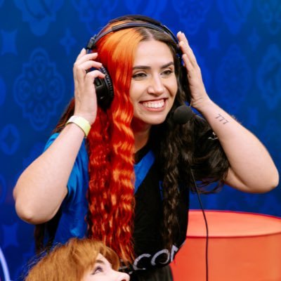 vampirafps's profile picture. Estilosa e descolada Streamer full clutch mode ON 🧠💣 Representando a @sharksesportsgg com estilo 🦈💙