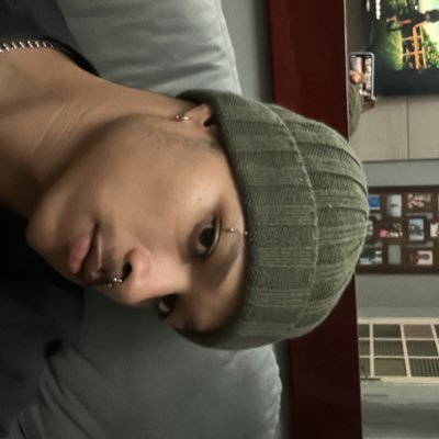 sruniverso0's profile picture. 💋bang bang kiss kiss ele/dele