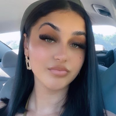 Fawnlee_'s profile picture. 