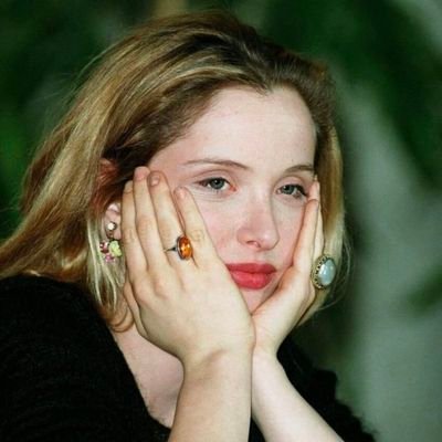 mundinhomajubr's profile picture. fã de música, de filmes e de velhas; sempre reclamando do CACD