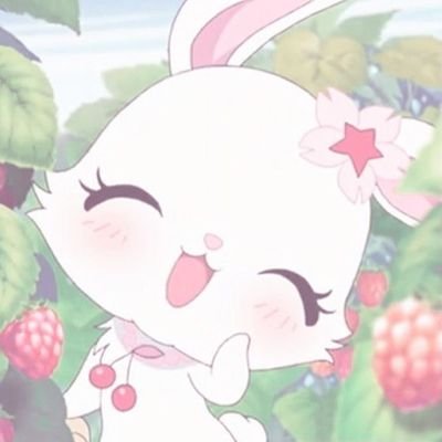 bnniily's profile picture. an obsessive lesbian who yearns a lot