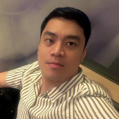 gabdorian_'s profile picture. mixed feelings and unsaid clouded thoughts with background music 