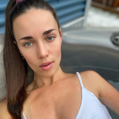 Zhang3457's profile picture. Em's Gems Green Garden Goddess🌿🍃