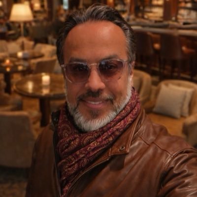 abus3oud's profile picture. @DigitalBenefit Founder of ، كاتب رأي ومدون رقمي مهتم بالتقنية ، يوتيوبر،ساخر أحياناً، ،عاشق للقهوة ،عضو جمعية إعلاميون @ealameuon