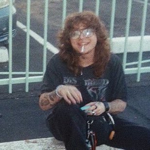 drdissociation's profile picture. | sometimes i think, then i forget | HERE I AM, PRY ME OPEN('23)- @kithbooks