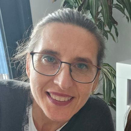 AngeMall's profile picture. Enfermera y gestora sanitaria. Socialista🌹🏳️‍🌈 para luchar por una sociedad en la que todos tengan las mismas oportunidades y puedan ser como quieran ser