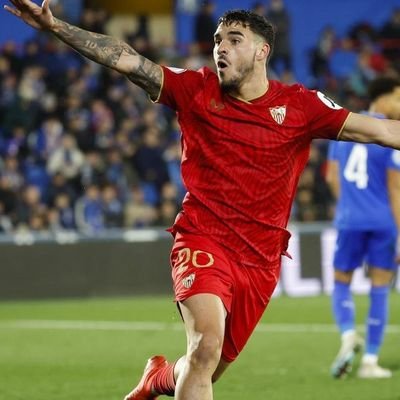 PotroDeLebrija's profile picture. Sevillista, Utrerano. El Sevilla a veces me da la vida y otras veces me la quita. Hablamos también de fichajes y eso