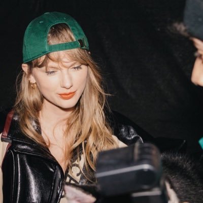 everestdear's profile picture. | 20 | Dyslexia | 1989 Stan | stream OPALITE.         𝒫𝓈𝒶𝓁𝓂 𝟦𝟨:𝟣 “𝒮𝑒𝓃𝒹 𝒞𝒽𝒶𝓇𝓁𝑒𝓈 𝐿𝑒𝒸𝓁𝑒𝓇𝒸 𝓁𝑒𝒶𝓀𝓈”