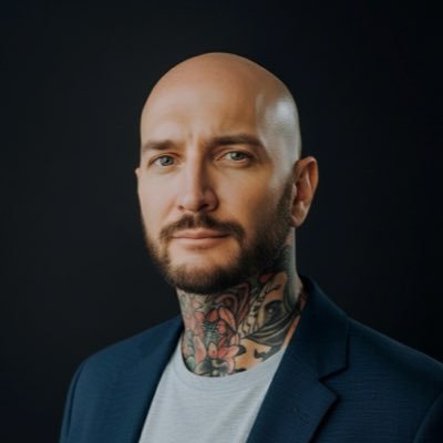 alxbpm's profile picture. Creative Director • Head of @bpmmagofficial • I thrive on Design & Electronic Music • Powered by Muditā