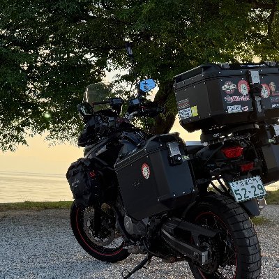 V650_JB64's profile picture. Vストローム650XTとジムニーに乗って西へ東へぶらぶらしているおっさんのアカウントですｗ
400X→Vストローム650XT+ジムニー(JB64W)
ビジネス・出会い・裏垢系は鬱陶しいので即ブロします。
Bluesky垢はこちら→ https://t.co/xbImhXV1bp