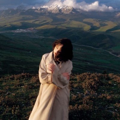 Yaosu0520's profile picture. 独立投资学习者｜交易复盘记录 投资原则：不赌消息，不追热点，不做情绪交易。 🔍 研究视角：从走势结构到市场阶段，只复盘已走过的路。 📈交易纪律：先活下来，再谈收益；错了就认，慢慢修正。 🧠 核心逻辑：不预测风向，只顺着趋势，赚自己看得懂的钱。 公开训练自己的投资判断系统 ｜ 记录每一次认知更新与修正