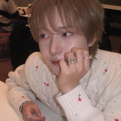 babyjaojun_'s profile picture. ꜰᴏʀ ʀᴇɴᴊᴜɴ 𝟥𝟤𝟥%♡ ˚◞♡ ⃗ acc. @babyjaoky_ ૮꒰ ˶• ༝ •˶꒱ა  #เอนเกจนี้เพื่อเหรินจวิ้น | แลกฟอลเหรินชิน 🦊💛