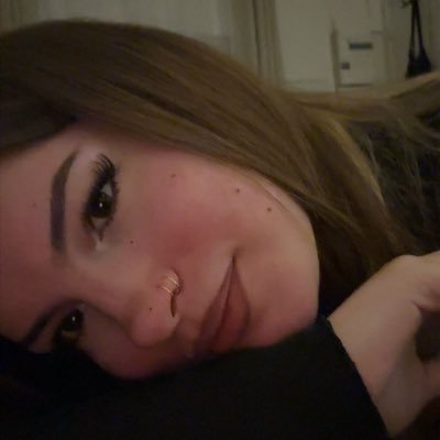 xly_lx's profile picture. scorpio ♡ girls’ girl🌿