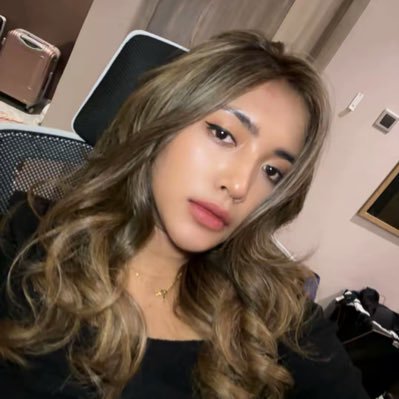 Bitchla_'s profile picture. if you like ur coffee hot, lemme be ur coffee pot.