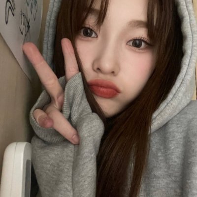 Esther88746324's profile picture. ✮ ⋆｡ gentle glow in my soul, 何もかも淡いけど強い 🍰