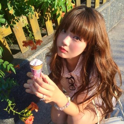 sxaalad's profile picture. shop open 🌙 こいと magic wrapped in glitter and desire