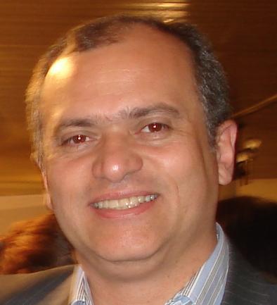 Brazilian, married with Sonia, father of Vanderson and Mari, fans of SPFC (3 times Soccer´s World Champion)