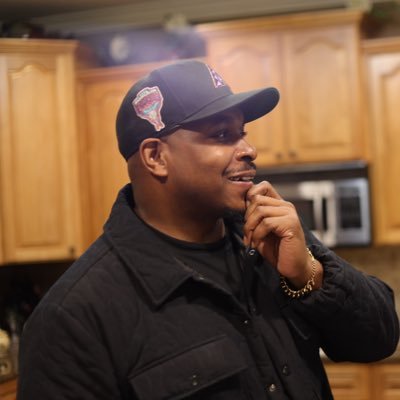 7CoachK901's profile picture. 7