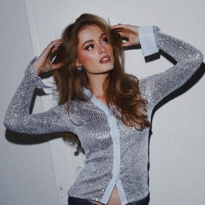 lvsruski's profile picture. de acuario como harry #clivia