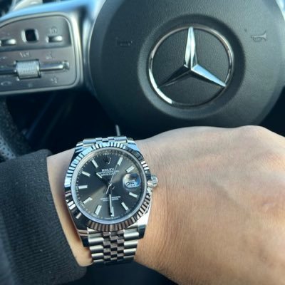 KEuL3qrgxeoBq3l's profile picture. 