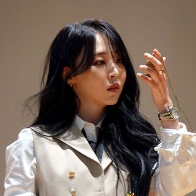 Allan 🐺 Byul's hands ♥️ REV DAY 🔥