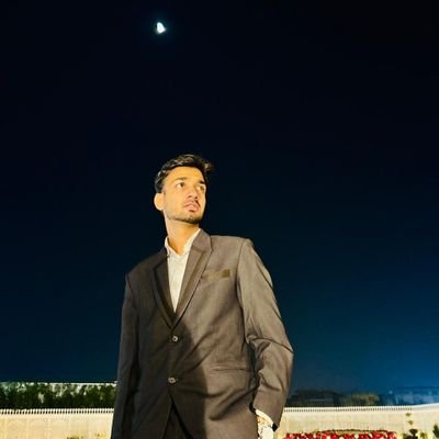 YSoniofficial's profile picture. Kuch alfaaz dil se aate hai 🥀✨