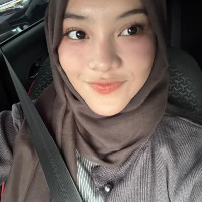 susah's profile picture. splashes & bits of my college life 💬