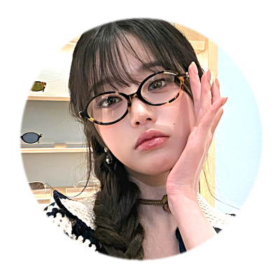 hammqer's profile picture. 🦢🍓 baby swan cuddled in berry light ✧ 8:08 ✧ 🩹 sugar shimmer drips ❀ milky diary @ sugarveil ♡ wings fold shy, heart floating gentle ☁️🍼