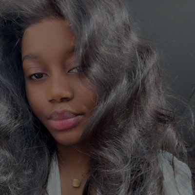 CeciliaEssame2's profile picture. 💙❤️