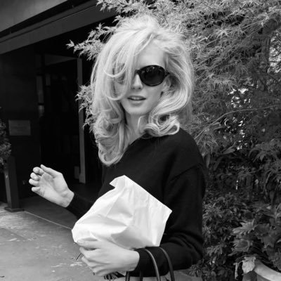 21luvnongash's profile picture. ROSIE BKPP💙❤️