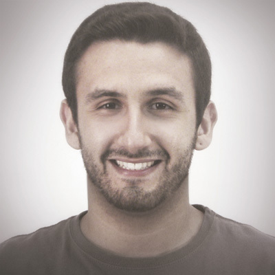 Designer gráfico, especialista em linguagem, cultura e mídia.