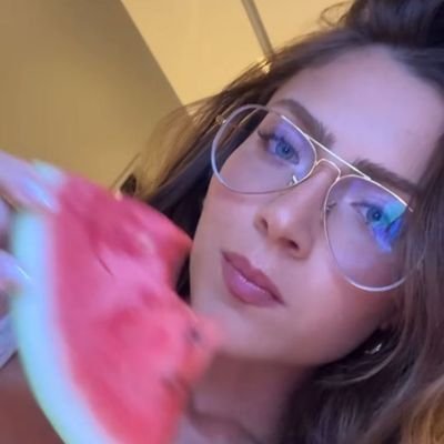 thaicomentsz's profile picture. 🧙🏻‍♀️ ☀️ 👢  ( fan account)