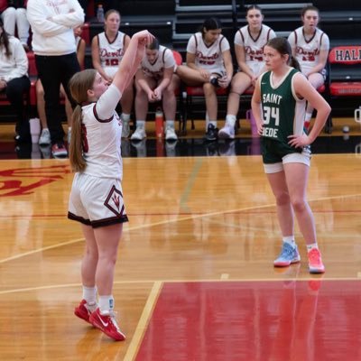 leahpelka3's profile picture. Hall High School #3| C/O 2028 | Guard | MidPro Academy #1🏀|