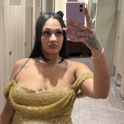 evrybdyhtstash_'s profile picture. i’m an anomaly. ᥫ᭡ kensleigh & ashai’s mommy.˚ ༘♡ ⋆｡˚